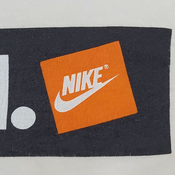 NIKE Swoosh Shirt Medium 21x25 White - Picture 12 of 12